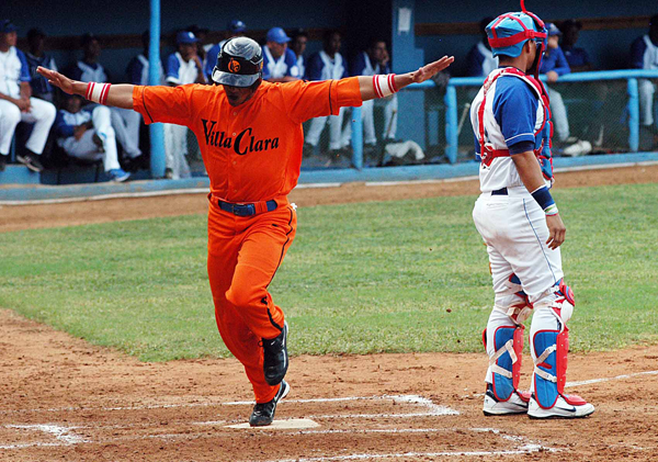 Ramón Lunar no tuvo vez oficial al bate pero anotó tres carreras