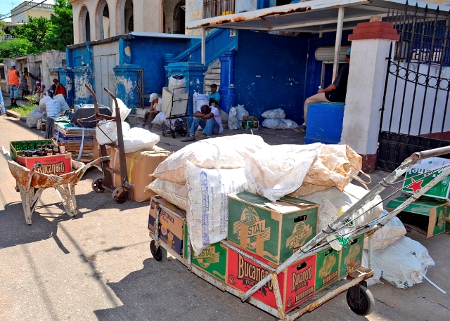 Desechos de material reciclaje2 Desechos de material reciclaje2