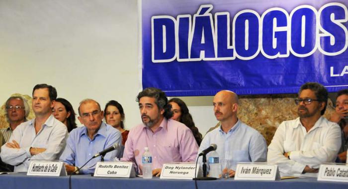 Paz en Colombia: vísteme despacio, que voy de prisa
