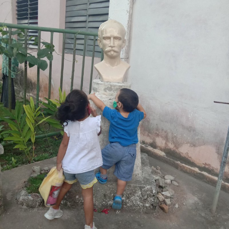 Los niños y Martí Los niños y Martí