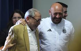 Julio Santucho y su hijo menor_Argentina Julio Santucho y su hijo menor_Argentina