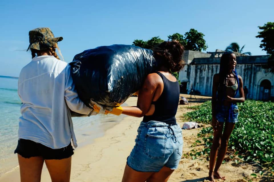 Jornada de limpieza costera (David Estrada Rodríguez/Naturaleza Secreta de Cuba)