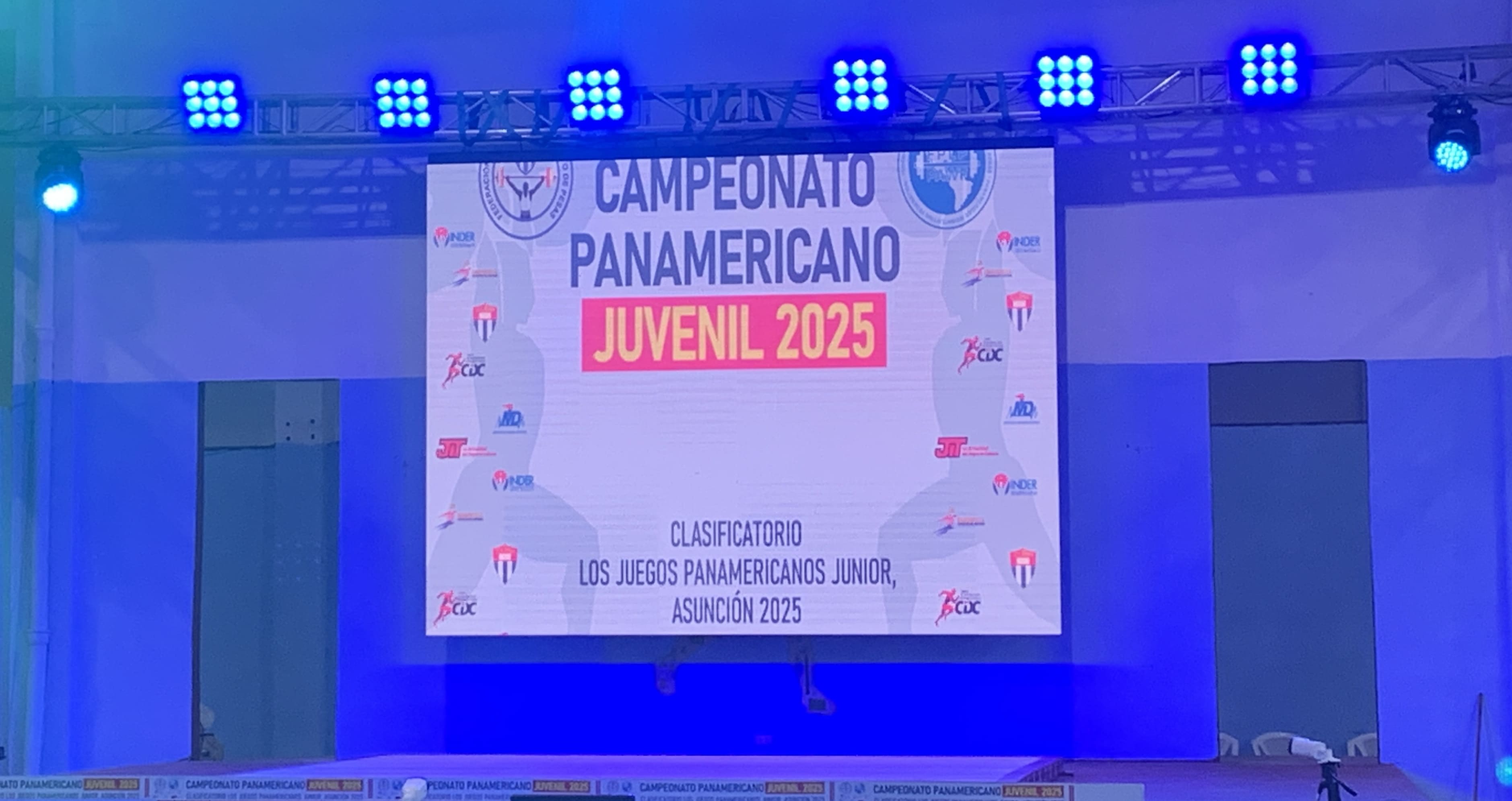 Torneo de levantamiento de pesas en La Habana