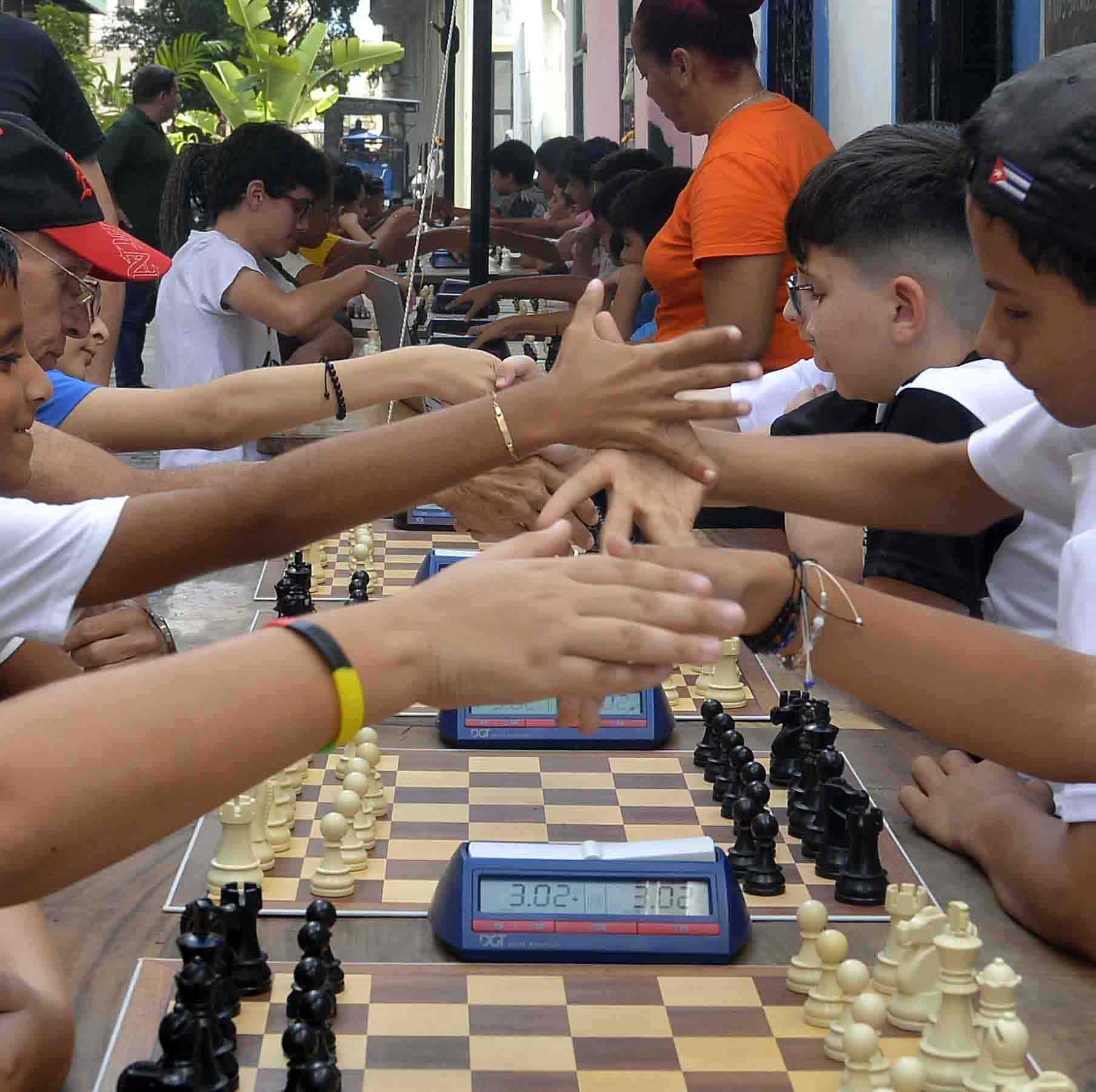 Primer Torneo de Doble Play en Cuba 