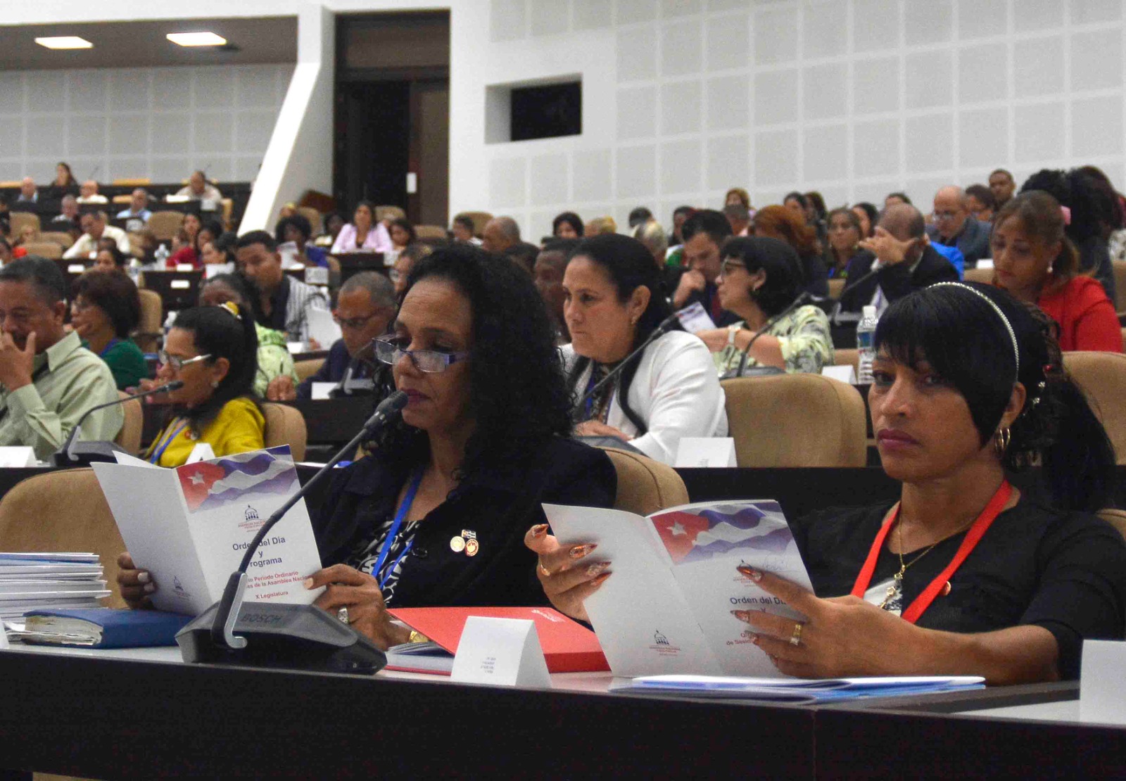 Continuidad de las comisiones a la Asamblea