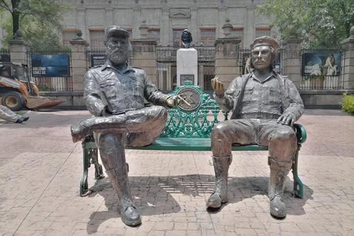 Ilegal y absurdo el retiro de esculturas de Fidel y el Che en México