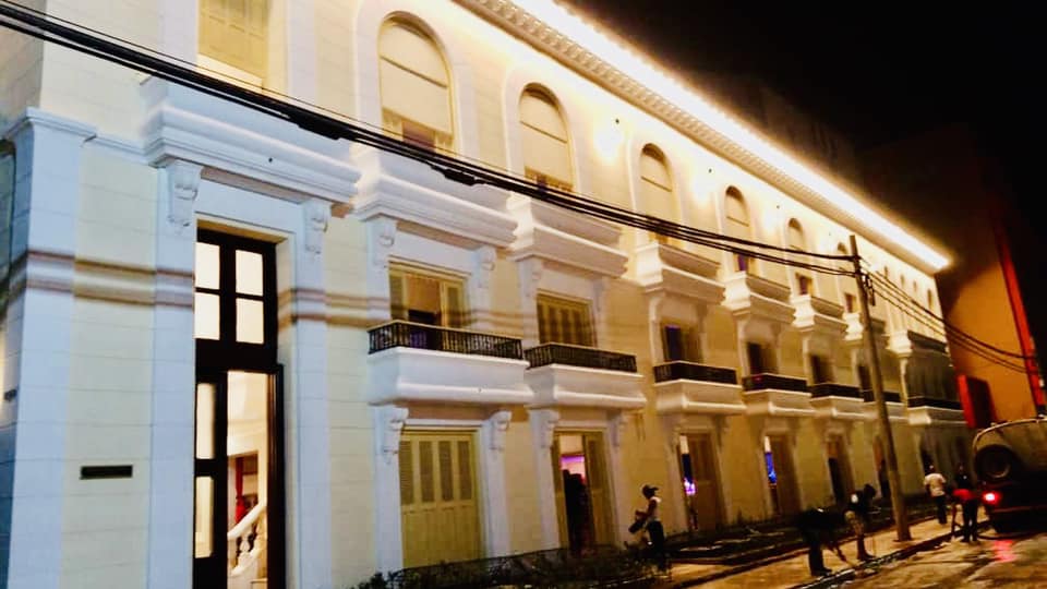 Renovada imagen del Teatro Principal de Ciego de Ávila