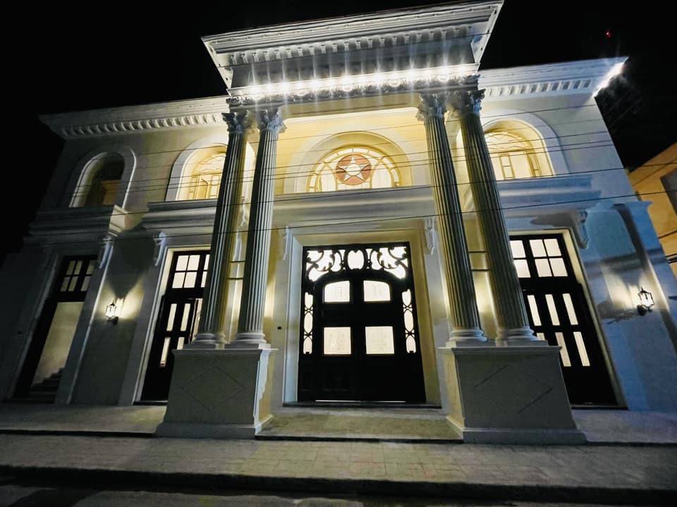 Renovada imagen del Teatro Principal de Ciego de Ávila