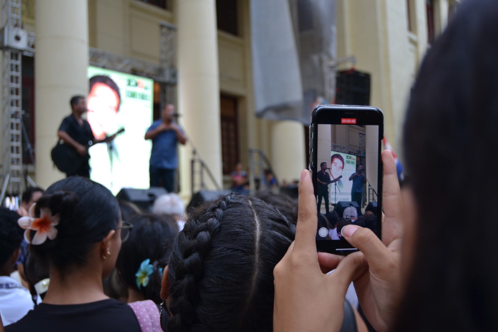 Jóvenes de Cuba recordaron el ingreso de Fidel a la Universidad de La Habana en la carrera de Derecho. Fotos: Sheila Moten / Cubahora