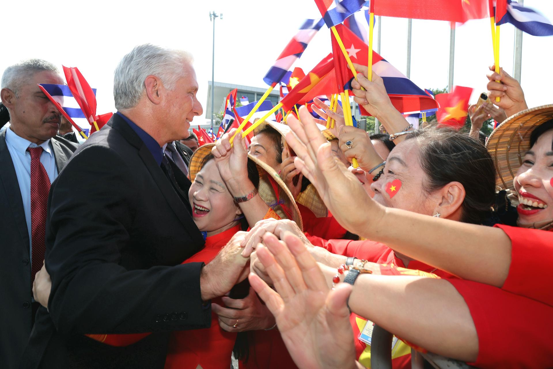 Visita de Díaz-Canel a Vietnam