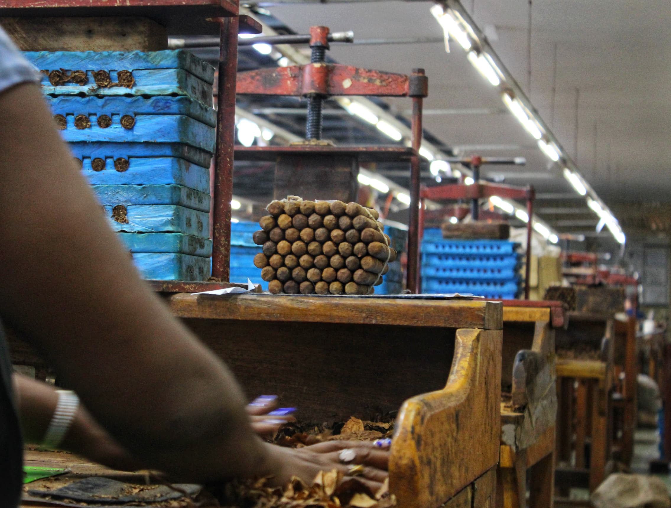 Astros que se deshacen como volutas de humo