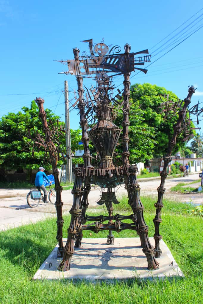 Lam: El Eco Universal en Sagua La Grande. Lam: El Eco Universal en Sagua La Grande.