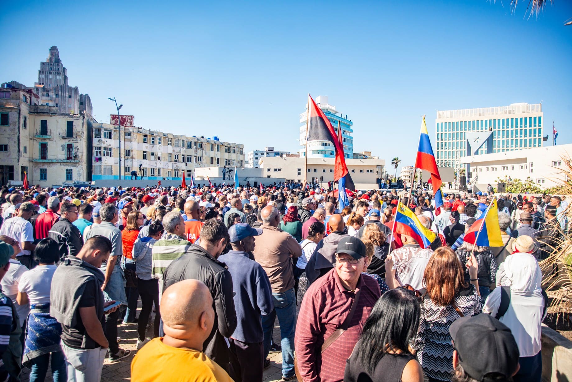 Concentración en la Tribuna Antimperialista, La Habana, en respaldo a Venezuela. / Adrián Juan Espinosa 