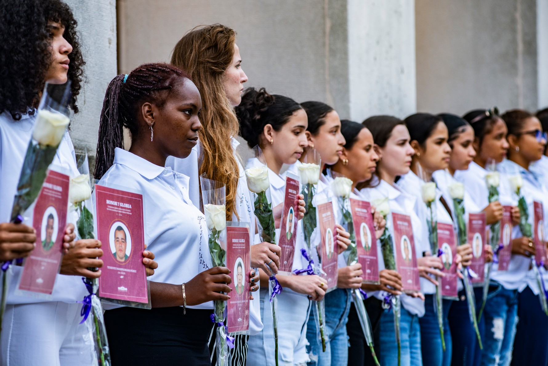 El Alma Mater extiende sus brazos esta vez para denunciar la barbarie El Alma Mater extiende sus brazos esta vez para denunciar la barbarie
