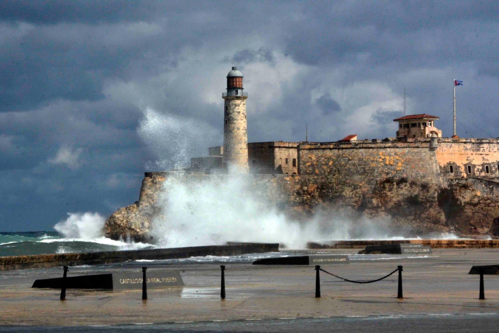 Inundaciones en el Malecón de La Habana